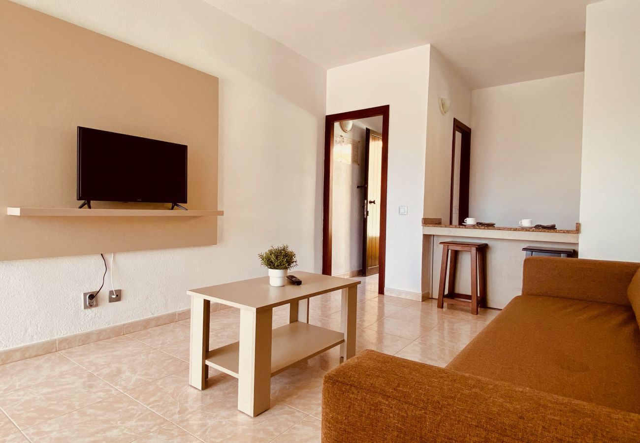 Apartamento en San Bartolomé de Tirajana - Click&Guest · Sunny apartment near the beach