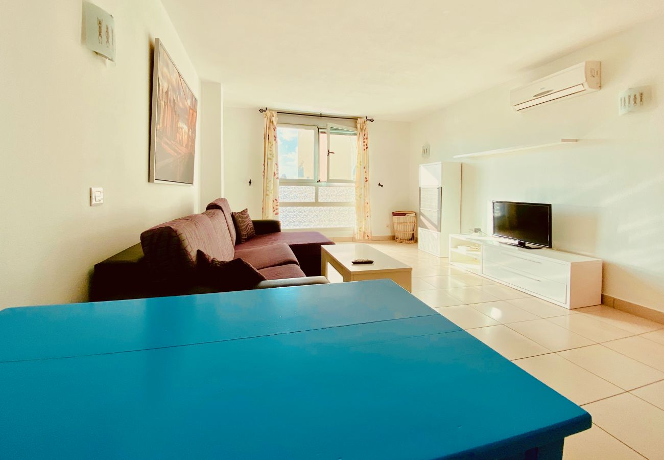 Apartamento en San Bartolomé de Tirajana - Click&Guest · Crisp Modern House in Maspalo