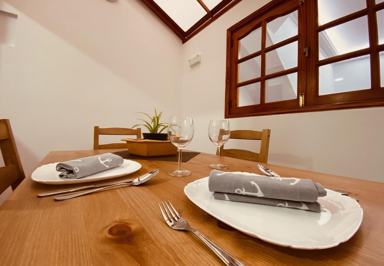 Apartamento en Las Palmas de Gran Canaria - Click&Guest · Casa Edison near Las Canteras Beach