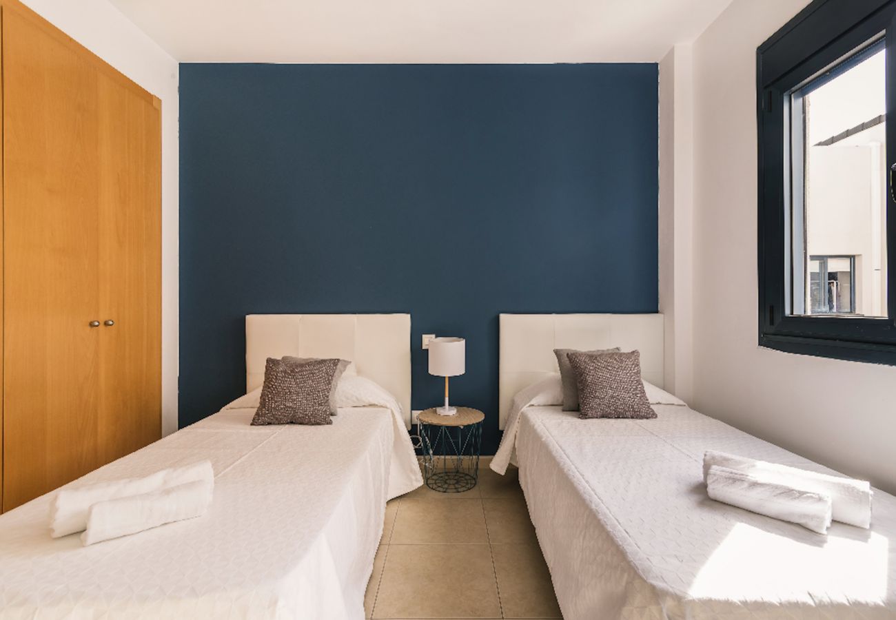 Apartamento en Vecindario - Click&Guest · Blue & White House