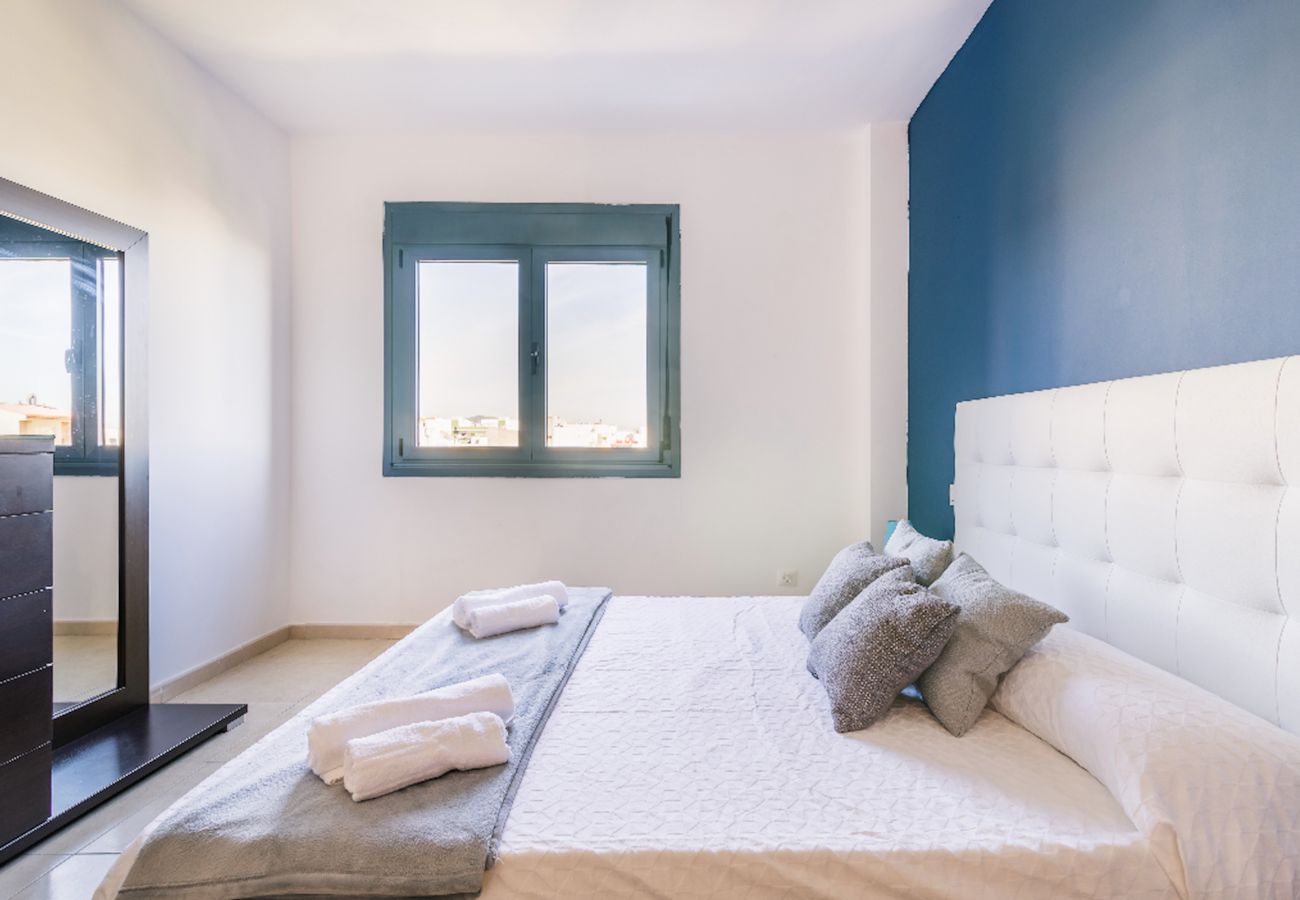 Apartamento en Vecindario - Click&Guest · Blue & White House