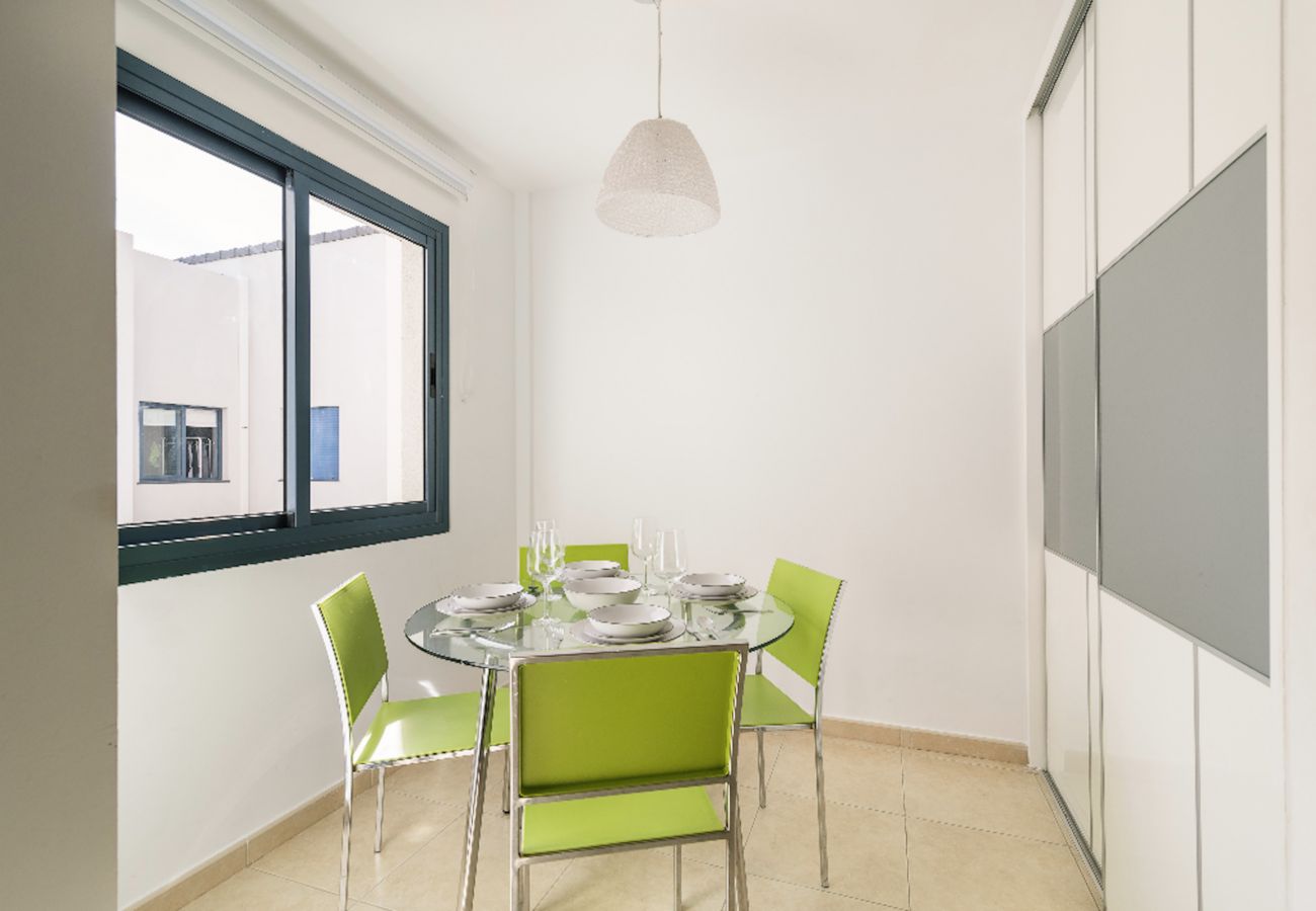 Apartamento en Vecindario - Click&Guest · Blue & White House