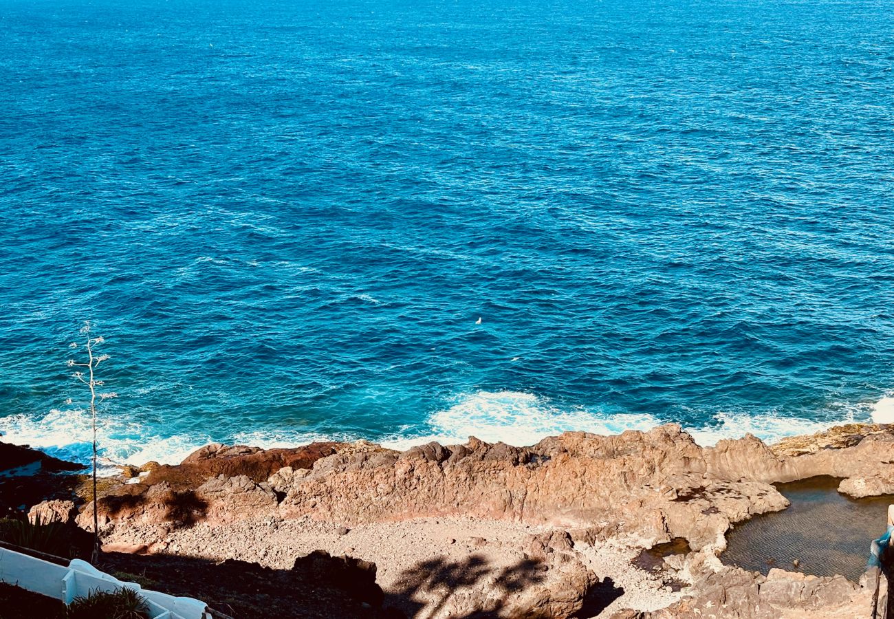 Apartamento en Gáldar - Un Mar Azul que Brilla