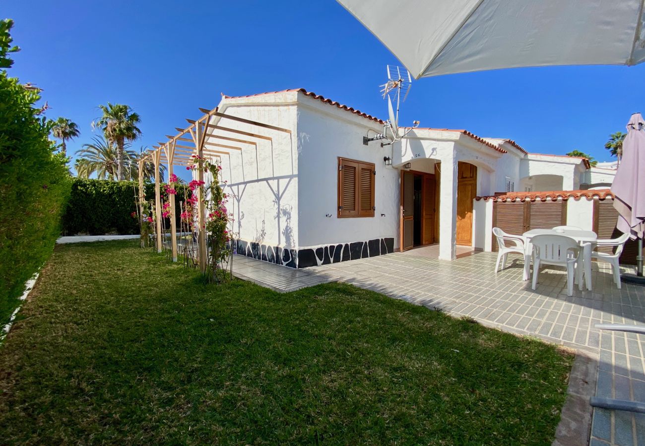 Apartment in Maspalomas - Click&Guest · Casita Blanca near Yumbo